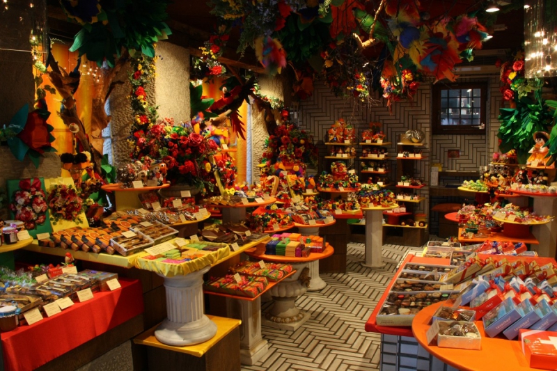 boutique-LE CANNET-min_candy_store_chocolate_shop_chocolate_switzerland-393515